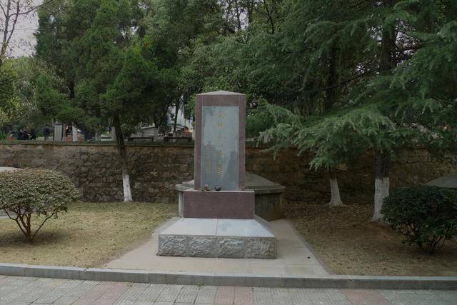 直击红二十五军军魂吴焕先墓地:一世功勋卓著,四处立衣冠冢纪念