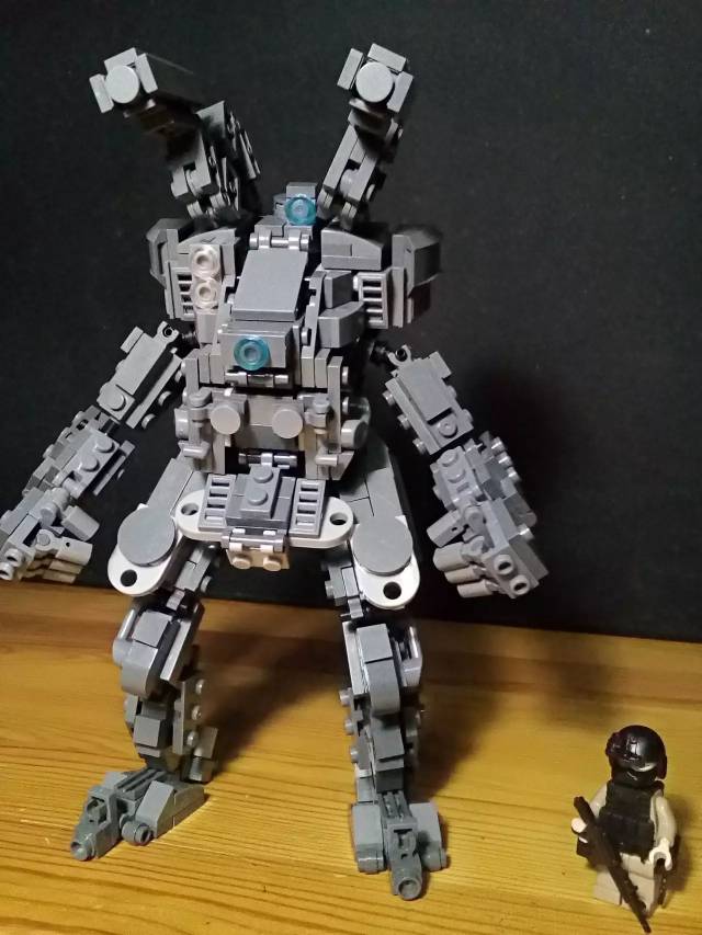 玩过《泰坦陨落》的人应该知道bt7274这是主角的泰坦机甲,泰坦本身