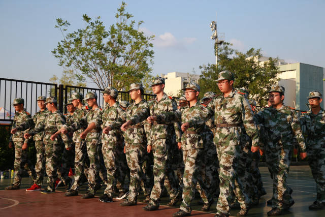 圖說軍訓 | 站軍姿,齊步走,敬禮的你是我心中最美的風景!