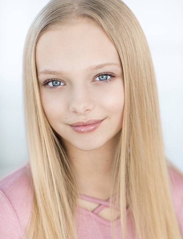 同时,这也是在向1968年版《人猿星球》中诺娃一角致敬.