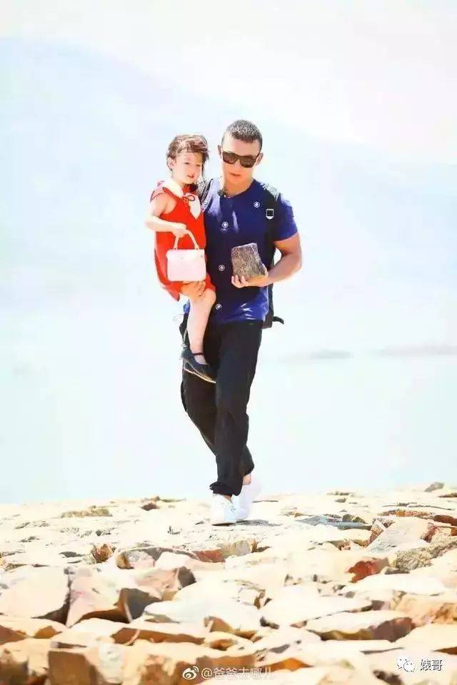 小泡芙也是巨蟹宝宝,出生日期是13年7月22日