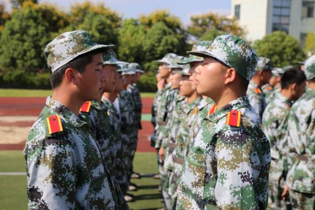 圖說軍訓 | 站軍姿,齊步走,敬禮的你是我心中最美的風景!