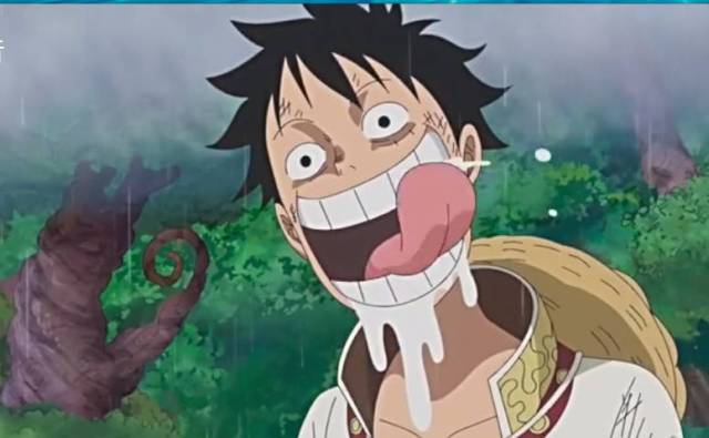 虽然设定娜美通过雨水软化饼干,路飞负责吃掉,但是如果单独的路飞vs卡