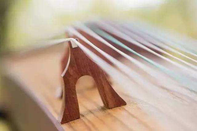 弹古筝的无影手如何练就?这样的手给我来一双!