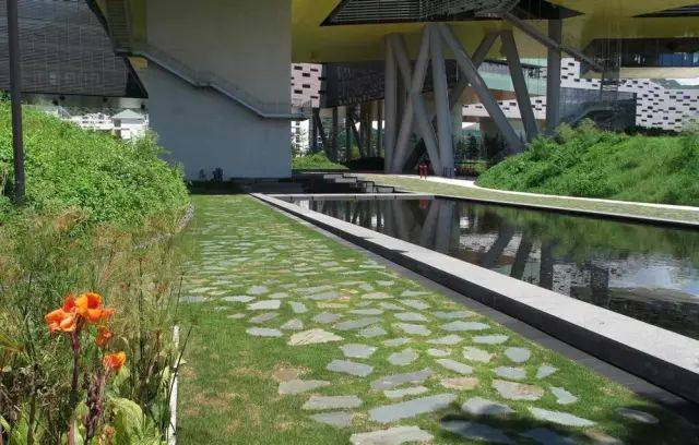 100款 · 各式各样的嵌草铺装