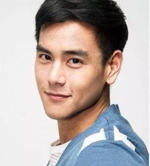 脸相方正指的是颧骨不突出,以田字型的圆脸为主,这种脸型的男人 做事