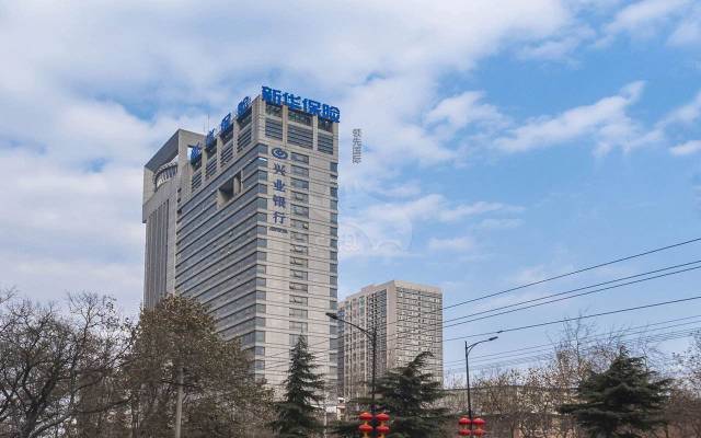 职场变迁 从2002年海联大厦筹备组拥挤的200平米,到2008年长鑫