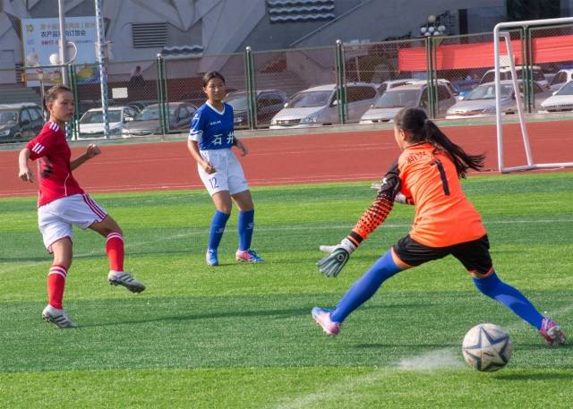 9月17日,南安市第十届运动会足球比赛在市体育馆足球场落下帷幕.