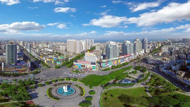 海城区拟于近期举办"砥砺奋进的五年"图片展,需征集