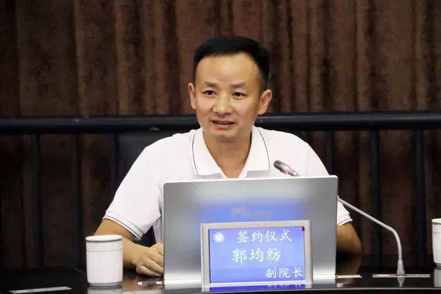 【深化产教融合 助力地方经济发展】温州大学瓯江学院与亚龙教育顺利
