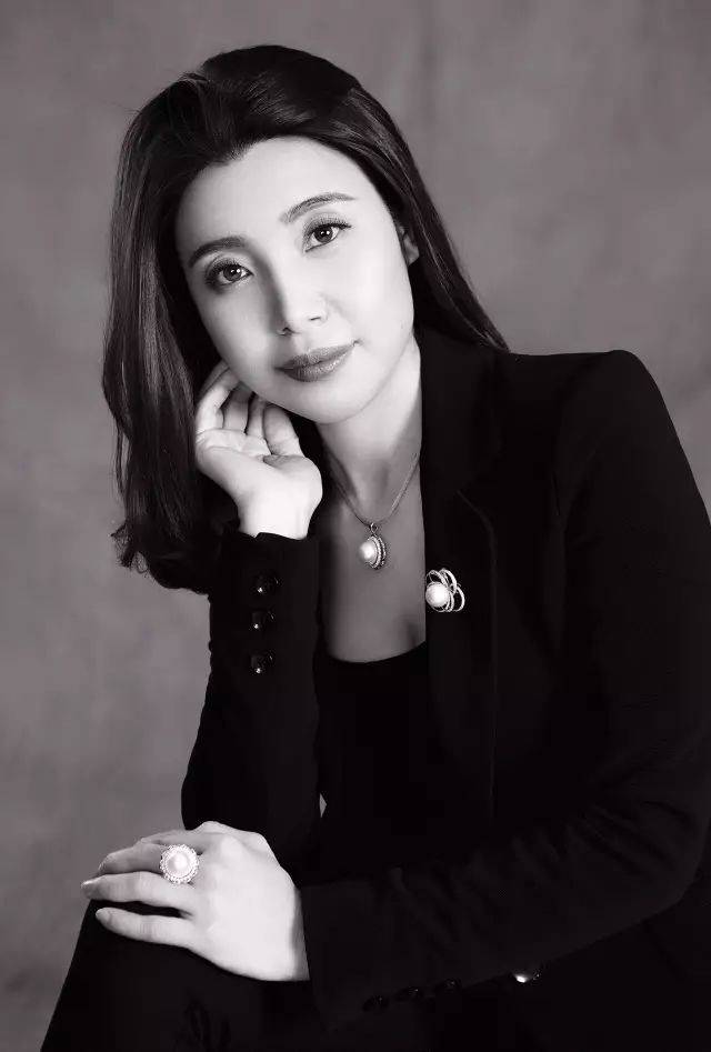 韩毅 专注纸媒发展,曾任职于《成都商报》,《成都日报》,现担任《读城