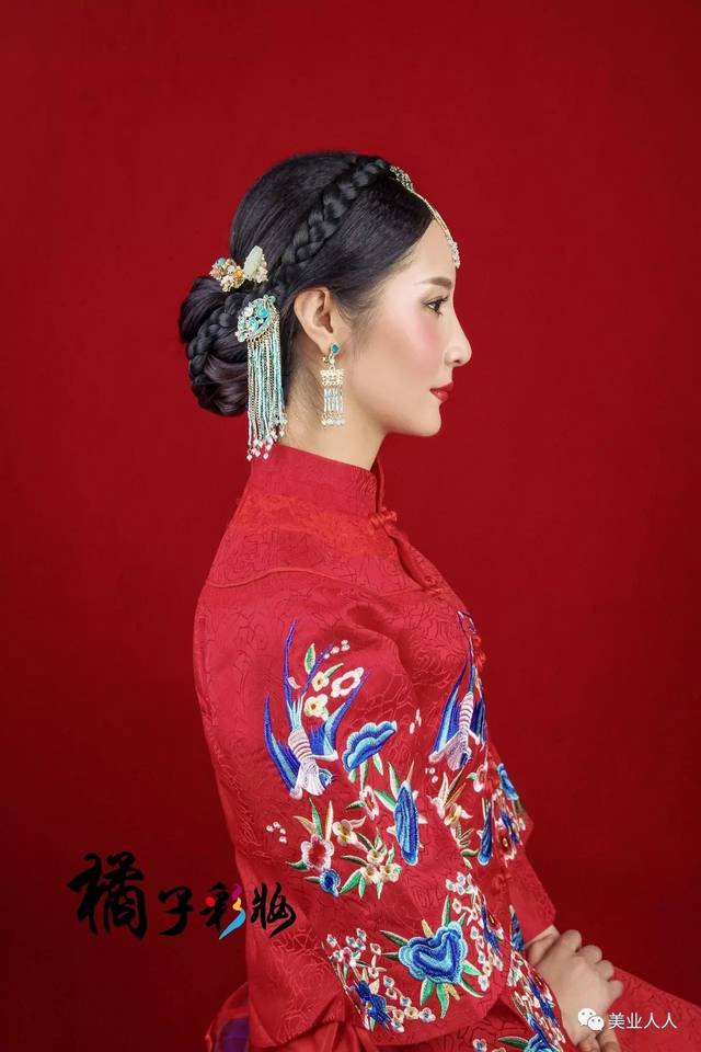 古典温雅的神韵,七分传世嫁衣, 三分绝配佳人,女人妆女王, 凤冠加冕