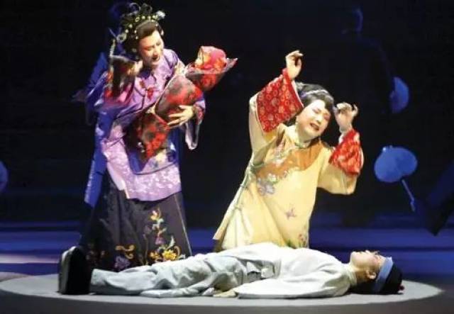 据说有戏|戏曲中的大女子"周莹":纵是情深留不住,承夫遗志挡一面