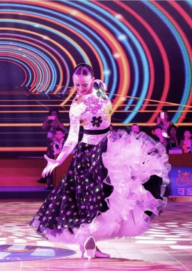 三等奖《舞韵》刘坤