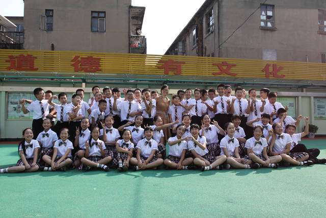 有诗有梦有远方——椒江实验小学六(1)班集体诵读