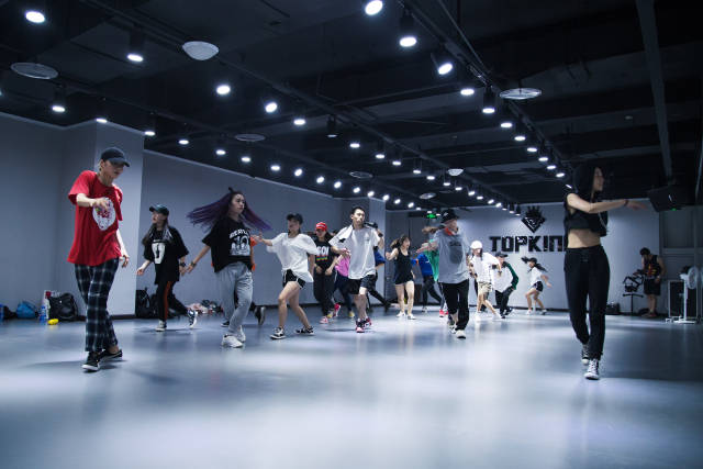 topking大师课|日本en大师kanata x 鬼才女歌手sia 全新演绎《the