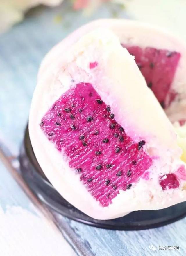 忍不住再来一次香甜的梦旅 吃这款会心情大好哦~ 火龙果散发着清新