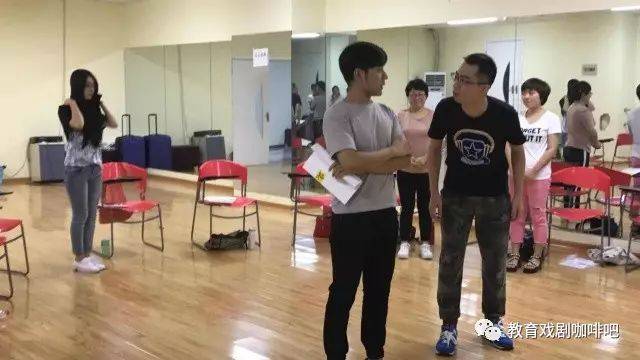 北京话剧演出：走进历史与现代交织的时代舞台