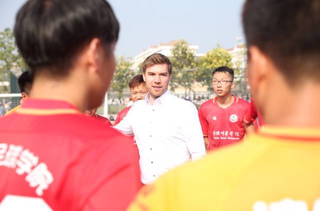 助推校园足球 中德足球学院在淮阴师范学院揭