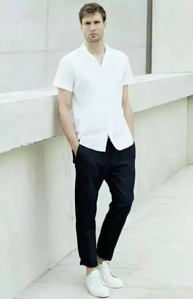 七款时尚搭配方案告诉你!白色短袖衬衫怎么穿