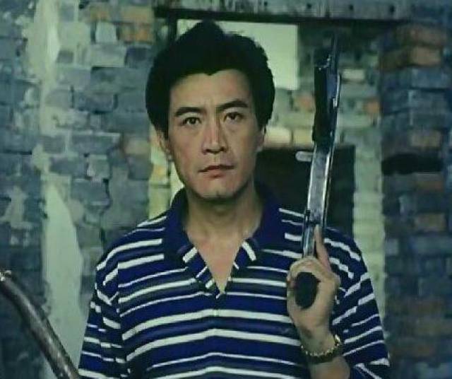 实力不输杨丽萍,23岁蜚声全国丈夫是大帅哥,3