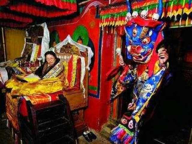 藏传佛教的众多活佛当中,还有唯一的一位"女活佛"