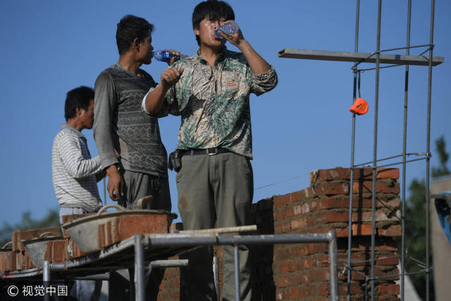 90后打工仔成包工头年赚30万:曾被赶出工地