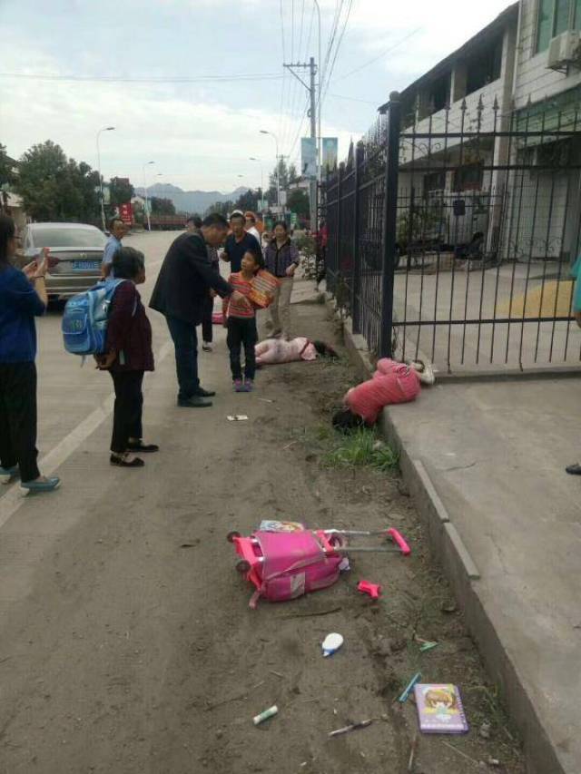 汉中一起交通事故 两名小女孩受伤!