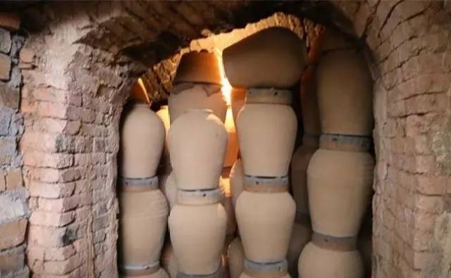 再现千年制陶技艺!义乌缸窑古村窑火停烧十年今又重燃