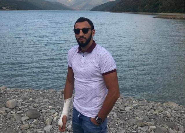 阿拉佐夫想打一龙先要击败西提猜才有挑战资格