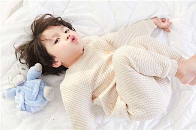 婴儿保暖内衣
