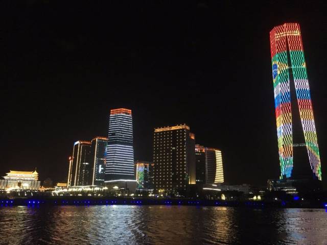 椰风寨夜景图片