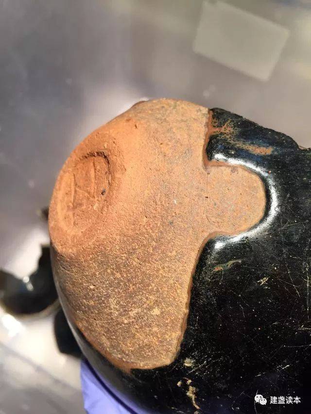 从建盏底足认识建盏