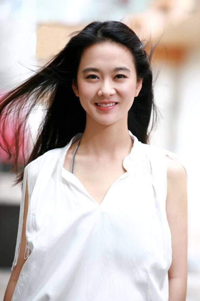 演员孙梅竞,这姑娘有林青霞年轻时候的神韵,美得超凡脱俗!