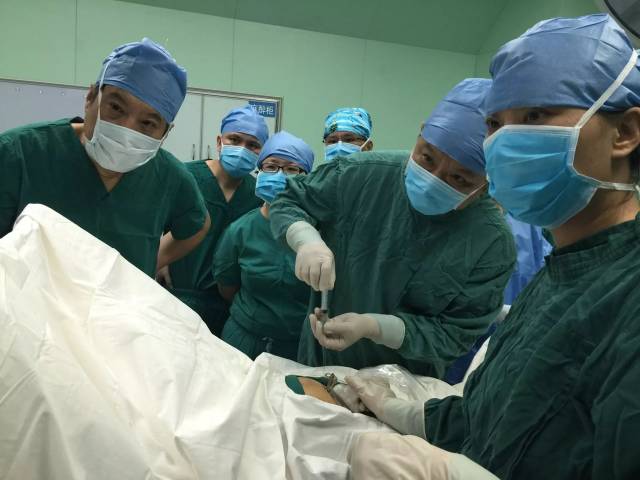 两位孕妇的减胎术均获得初步成功