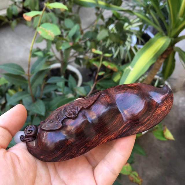 海南黄花梨手把件:材质名贵,深藏大智慧