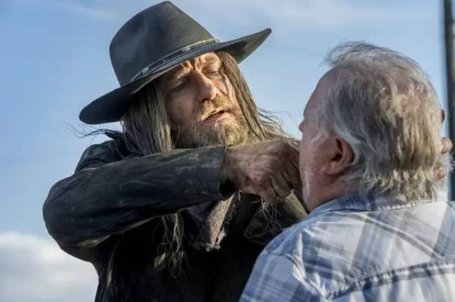 圣杀者为什么能够一直追踪到三人的下落?