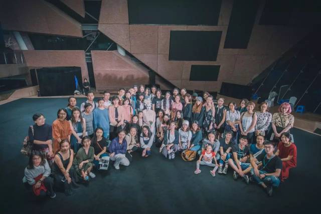 79岁的大野庆人:"我不能停止舞踏,因为人间的痛苦没有停止.