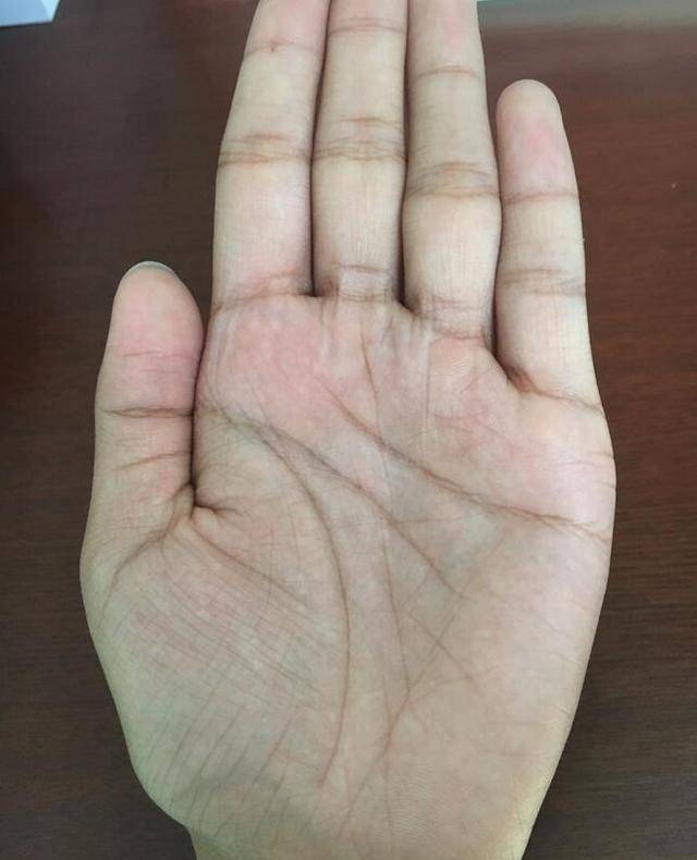 当官还是有钱人命中注定的,有此手相易得贵人帮扶_手机搜狐网