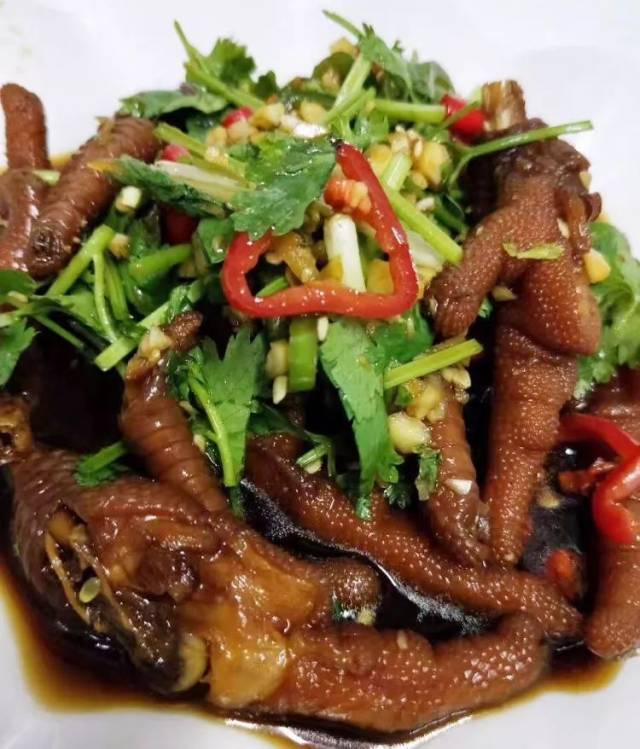 增城呢家奶茶老店放大招,买一送一还免费送凉拌鸡脚!