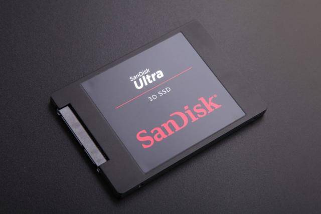 闪迪/西数同时推3D NAND SSD！两款1TB新品首测_手机搜狐网
