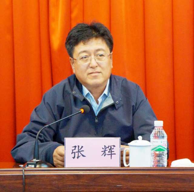 省森林草原防火指挥部专职副指挥张辉讲话