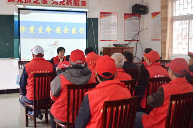 新河镇新南"金葵花"志愿者团队荣获2017年度上海市"文明交通好市民"