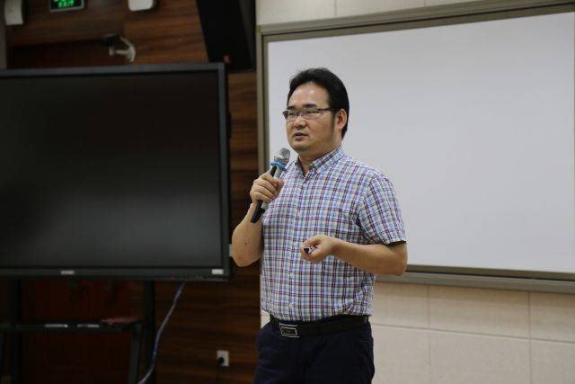 平冈中学 | 教育细节也有大智慧 朱永通老师谈"细节照亮教育"