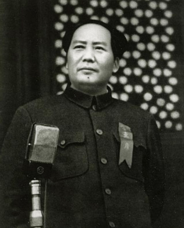 国庆|侯波:1949开国大典上唯一的女摄影师_搜狐网