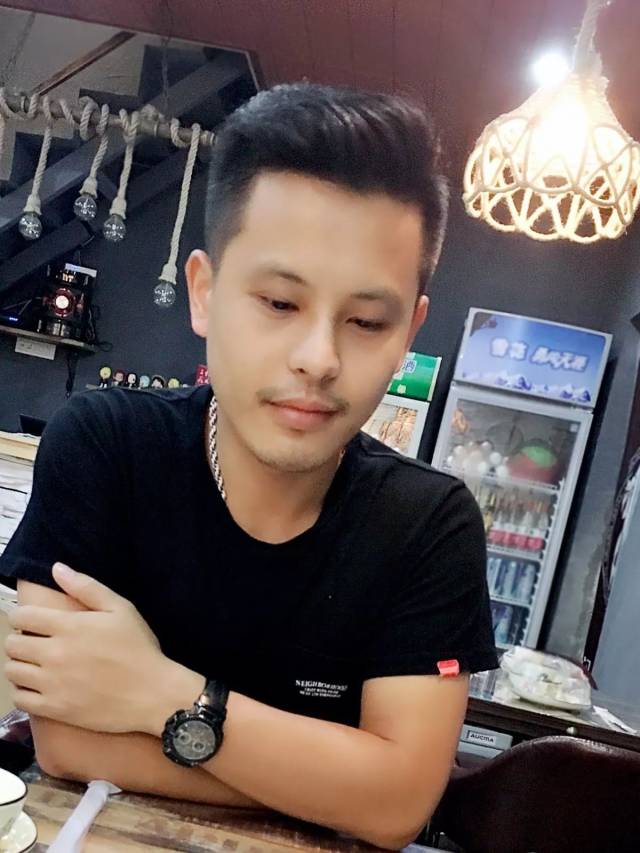 桂林有个帅气的老板,把梦想开在了辅星路!我心动了