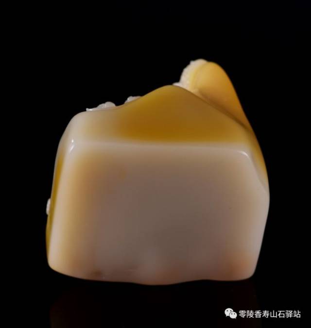 这个旗降随形章不得了,有二面不同的黄