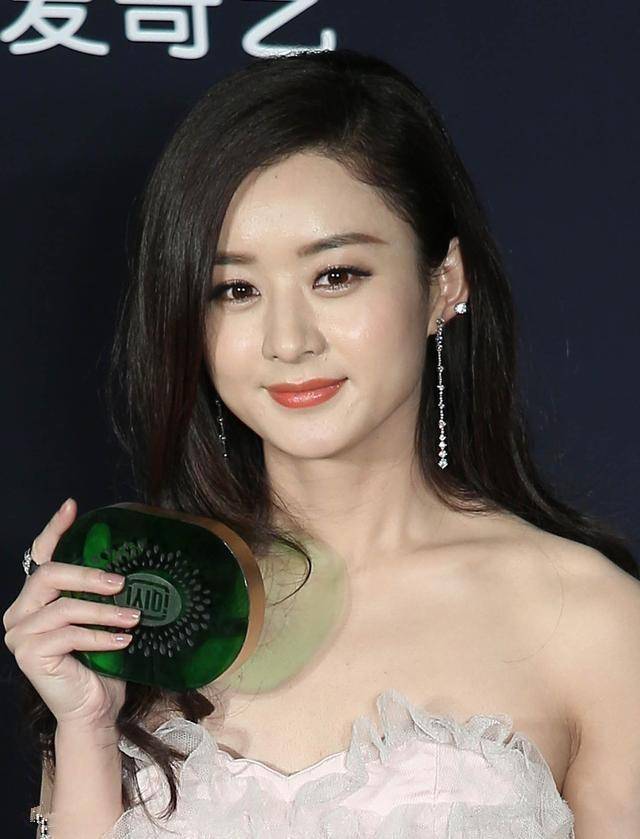 赵丽颖高清无ps照显老,因熬夜拍戏,皮肤暗沉粗糙!