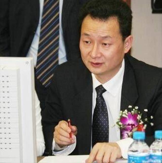 微博截图 有网友爆料,神秘校友是金证股份的创始人杜宣.