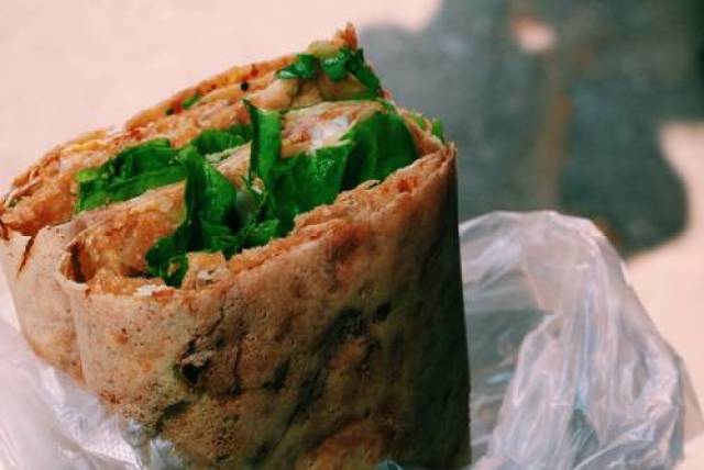 上海最有味道的早餐——包脚布.